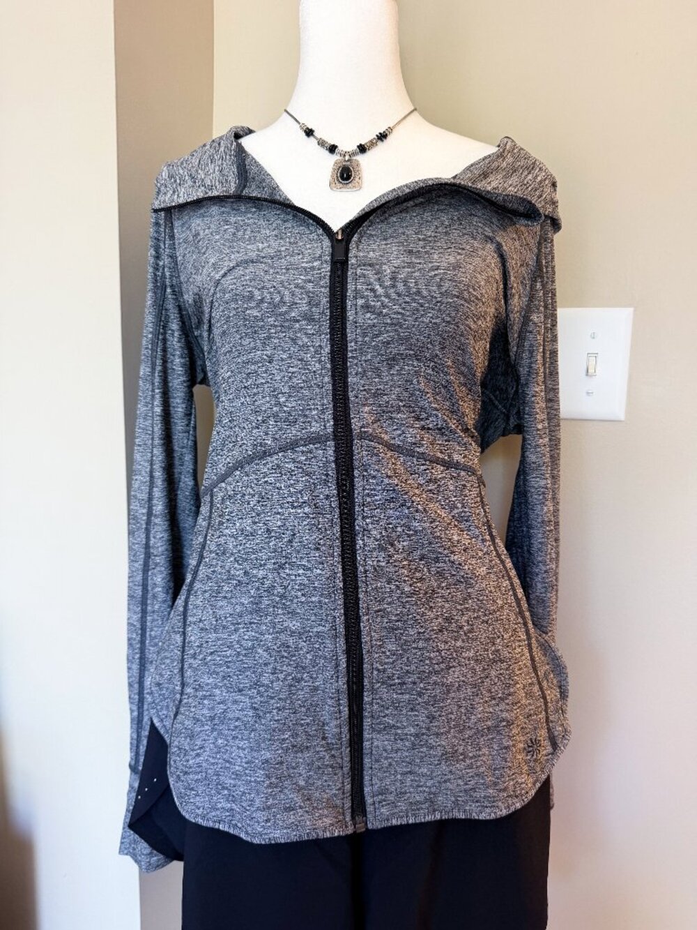 Athleta Pacifica Baja UPF Heathered Gray Jacket - Size Medium
